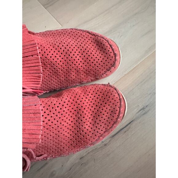 Minnetonka Pink/Coral Ankle Moccasin boots Womens size 8.5 Style Venice Booties - Picture 2 of 8